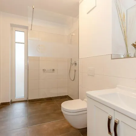 10115-villa-camenia-we-3 *